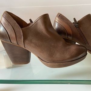 Bronze Dansko booties sz 39